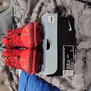 Nike Vapor max “utility” Chinese new year